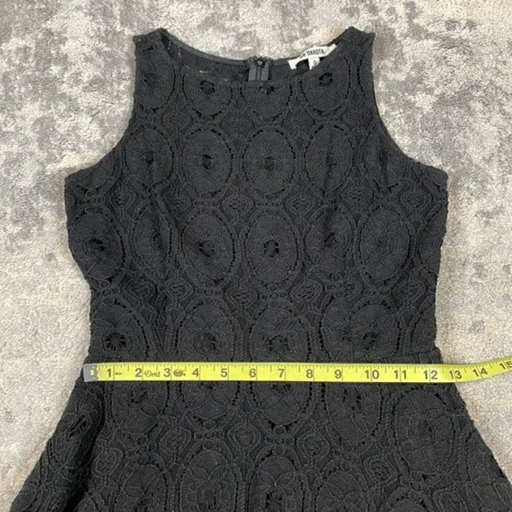 BB Dakota Renley Crochet Lace Skater Dress Fit and Flare Sleeveless Black Sz 0 - Picture 8 of 11